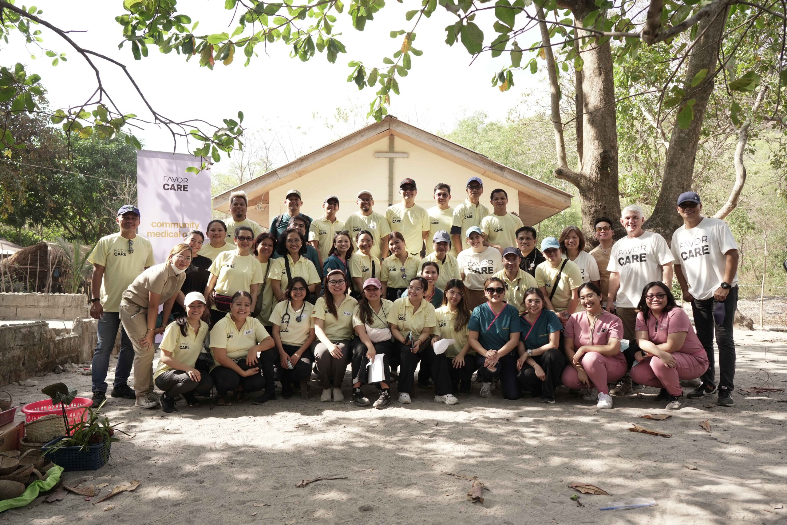 Favor Care volunteers gathered on outreach